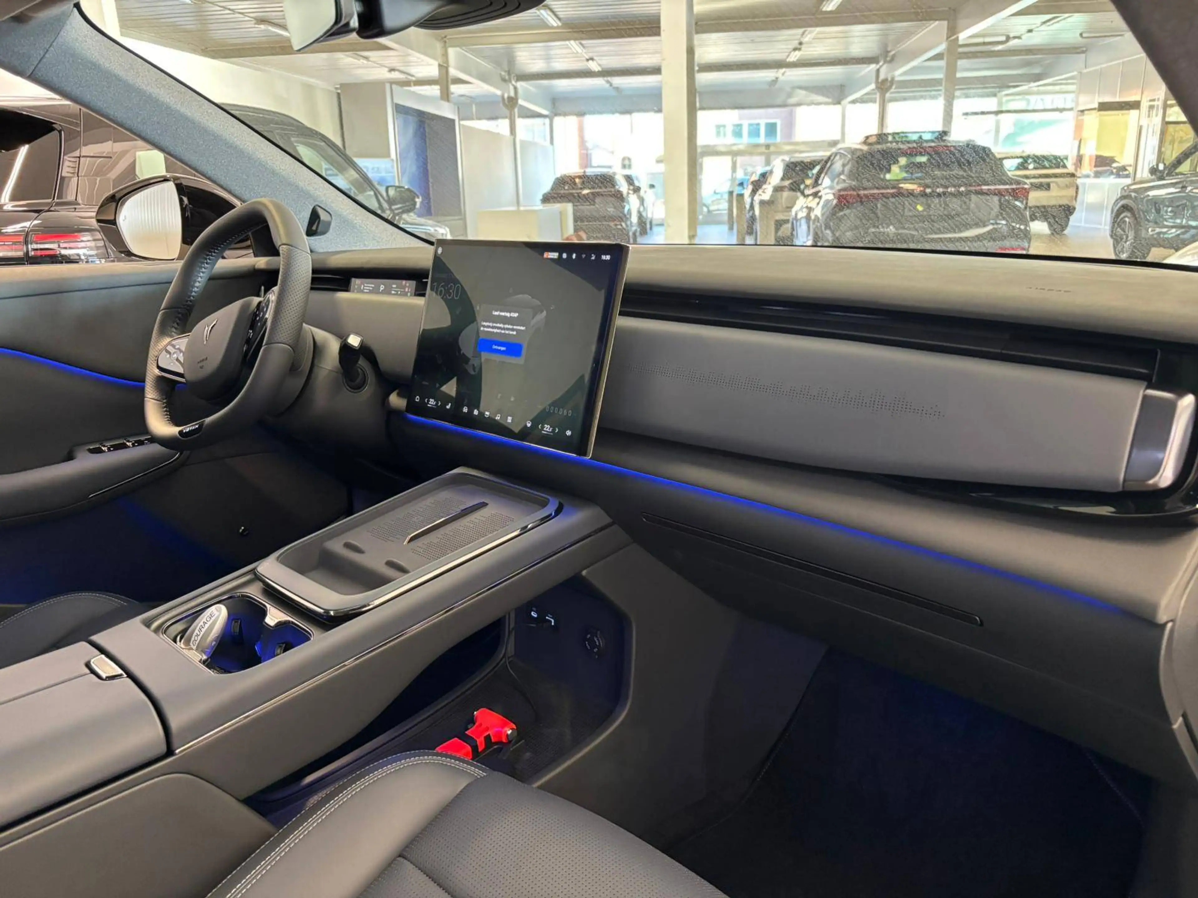 Voyah Courage 80KWh RWD Business Edtion * DEMO * — photo 8