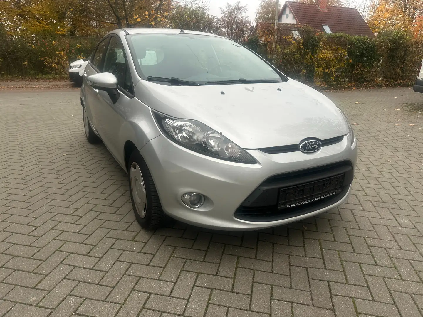 Ford Fiesta Trend / Klima / SHZ / Euro 5 / Tüv neu Grau - 2