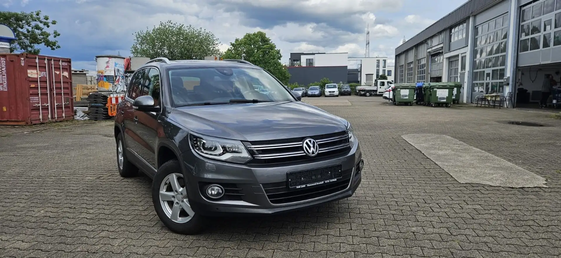 Volkswagen Tiguan Cup Sport & Style 4Motion Grijs - 1