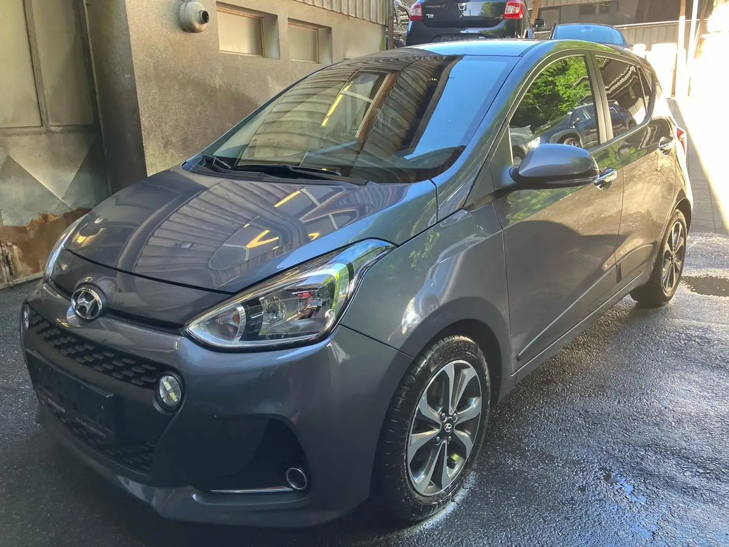Hyundai i10 Grau - 2