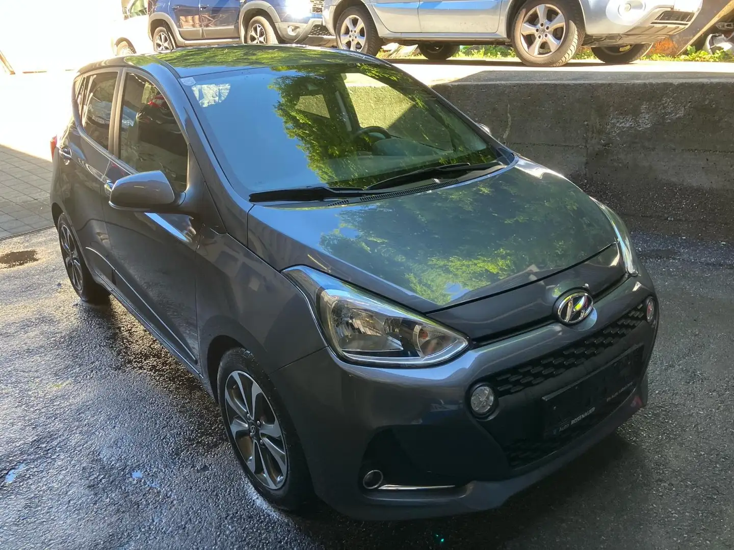 Hyundai i10 Grau - 1