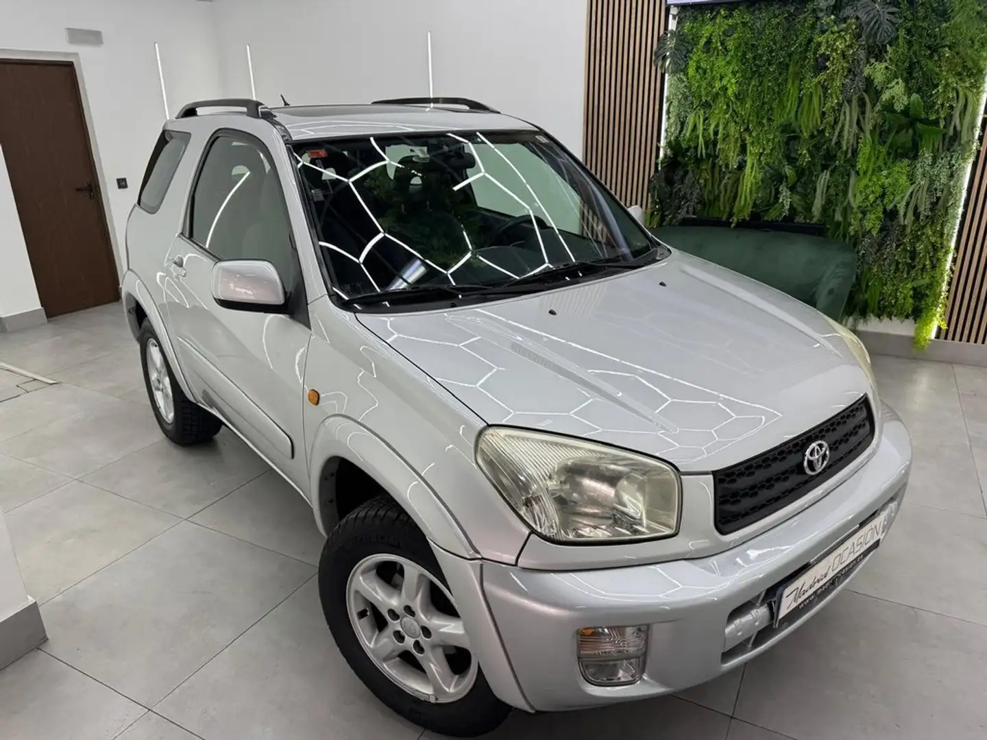 Toyota RAV 4 2.0 VVT-i Sol 4X4 Grau - 2