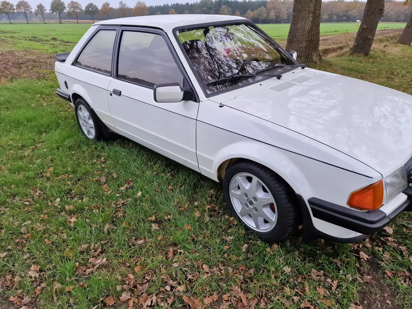 Ford Escort Escort+1.6+XR3 Bílá - 1