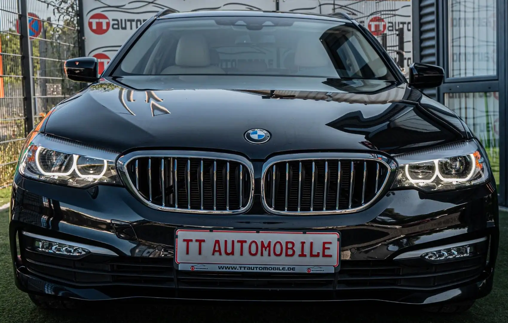 BMW 530 Touring 530 d |LEDER|PANO|LED|NAVI|PDC Noir - 2