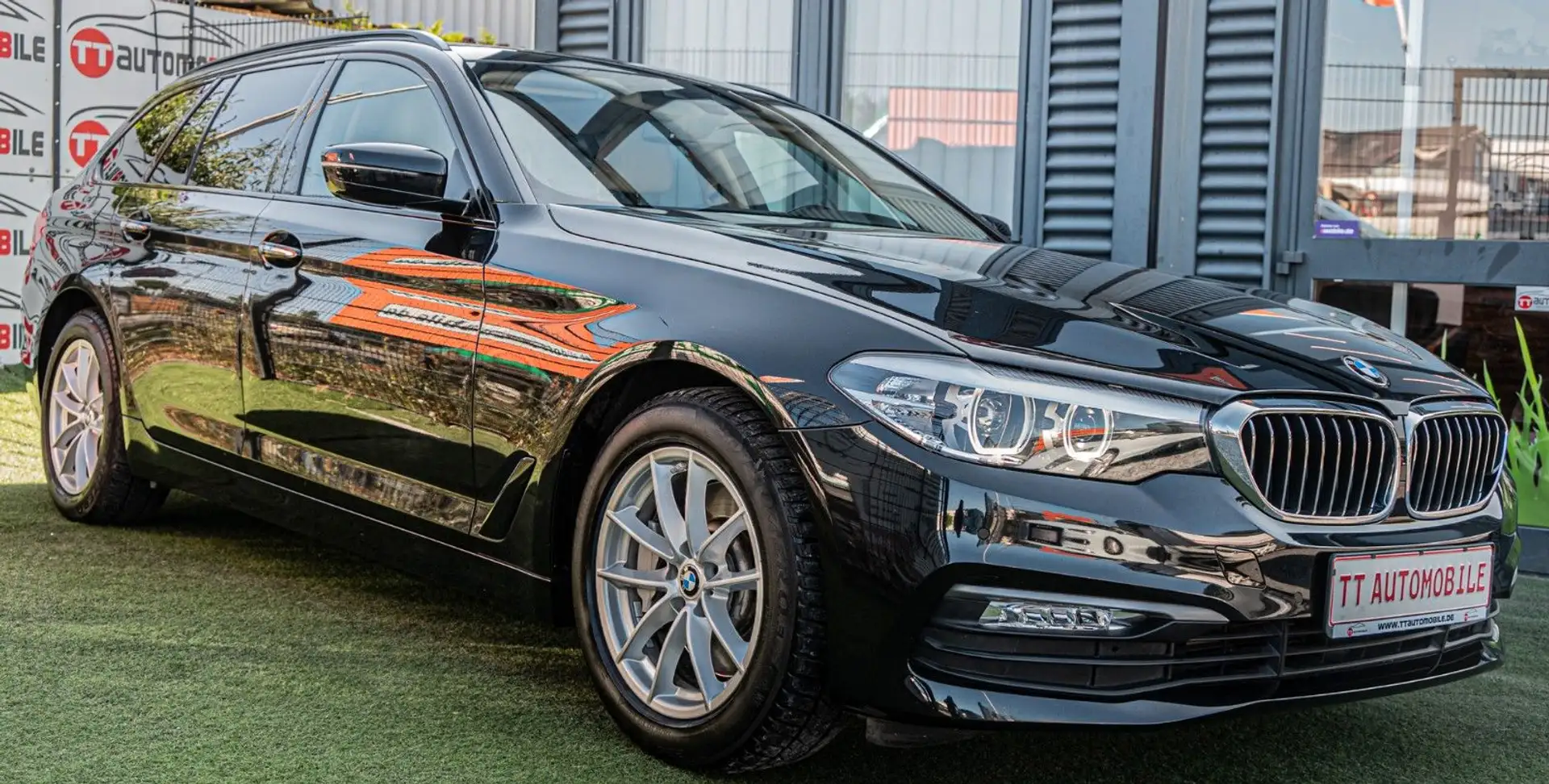 BMW 530 Touring 530 d |LEDER|PANO|LED|NAVI|PDC Noir - 1
