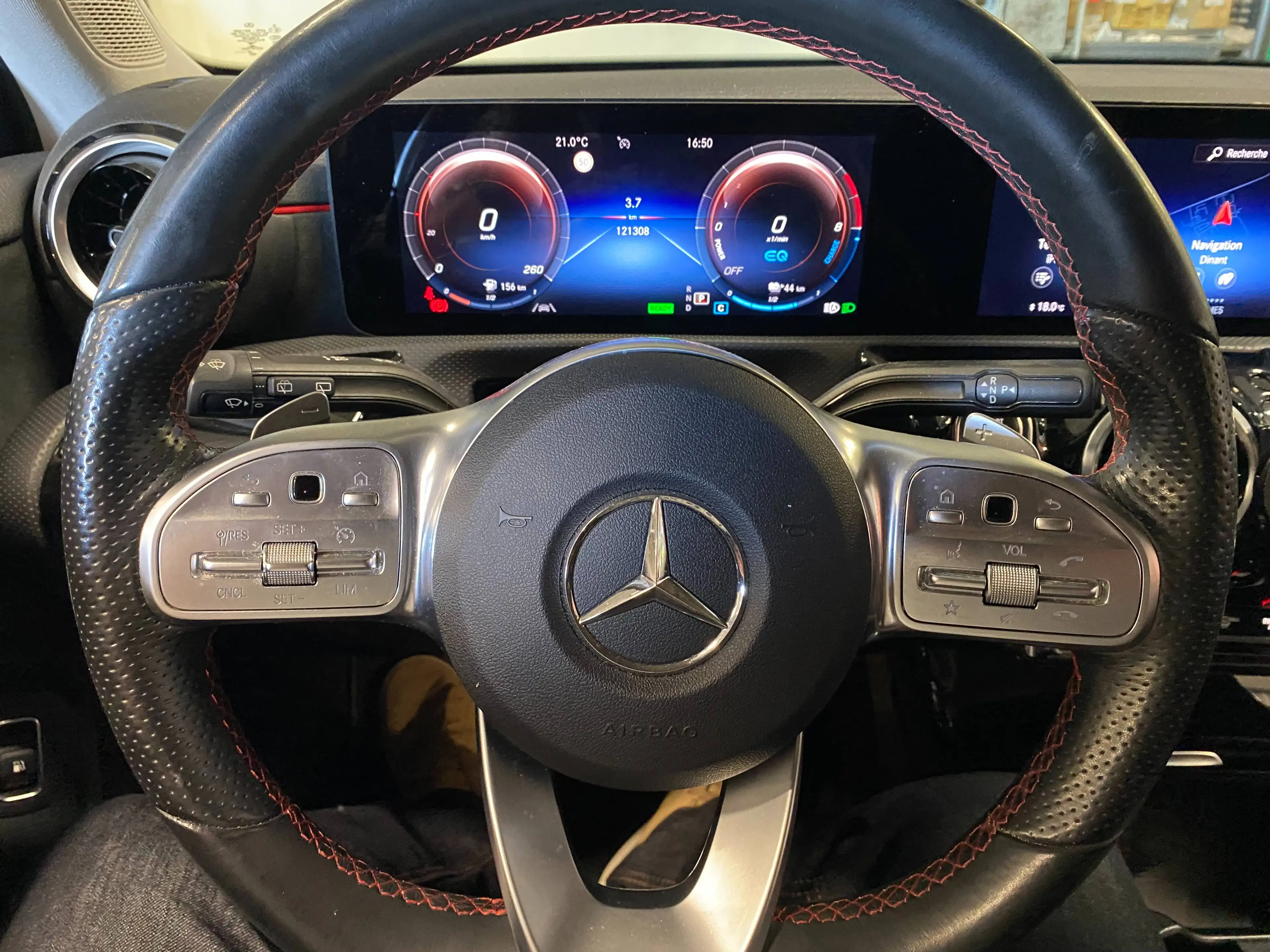 Mercedes-Benz A 250 A 250 e PHEV BLACK EDITION AMG LINE CARPLAY GARANTIE — photo 15