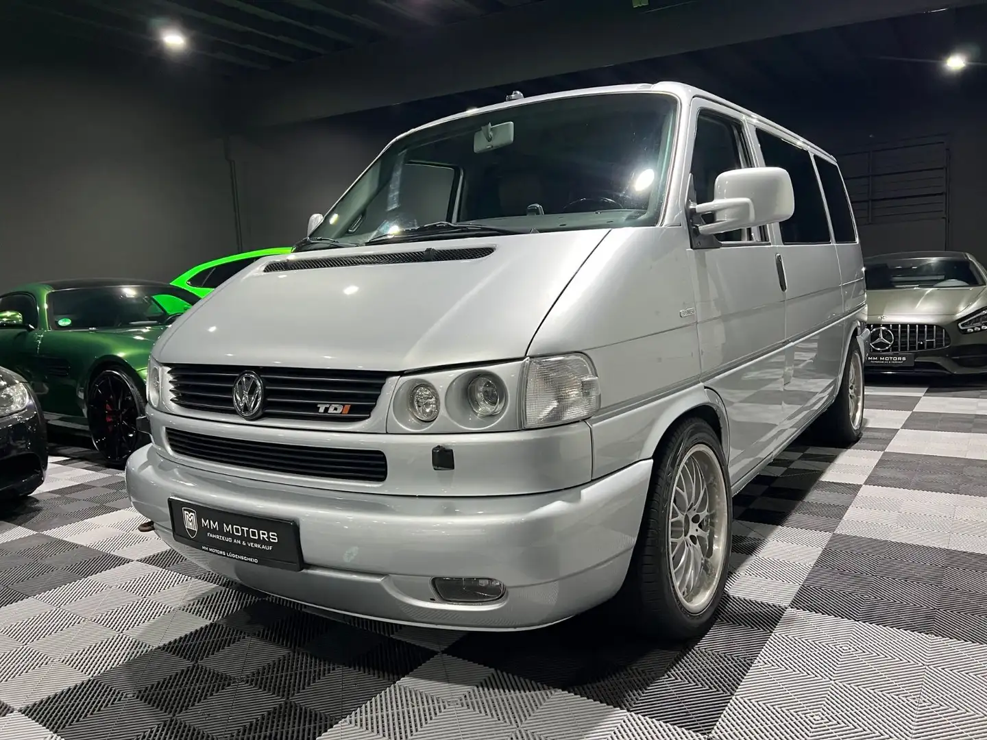 Volkswagen T4 Multivan 2.5 TDI Caravelle Business 151 PS Plateado - 1