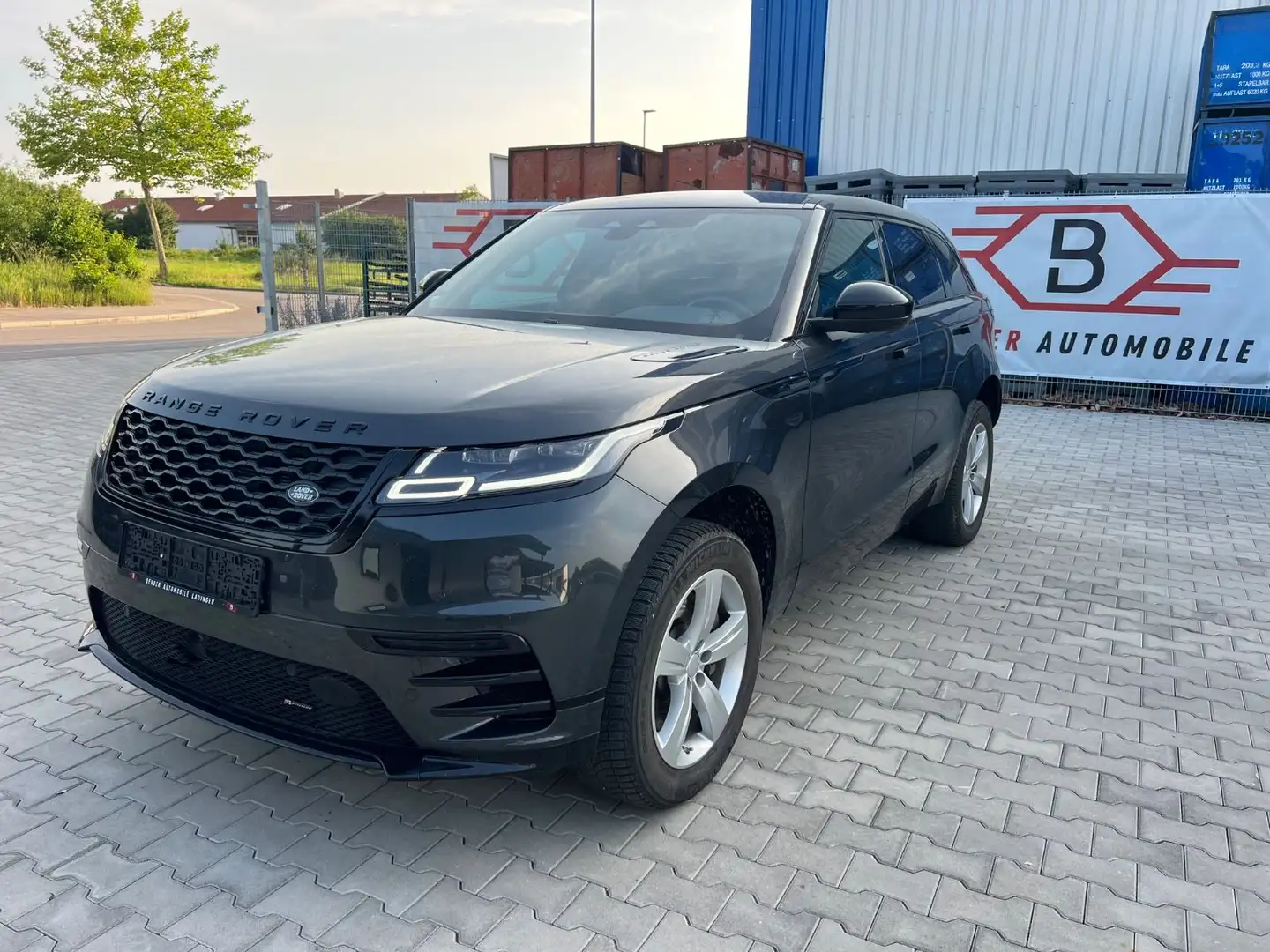 Land Rover Range Rover Velar R-Dynamic SE Grau - 1