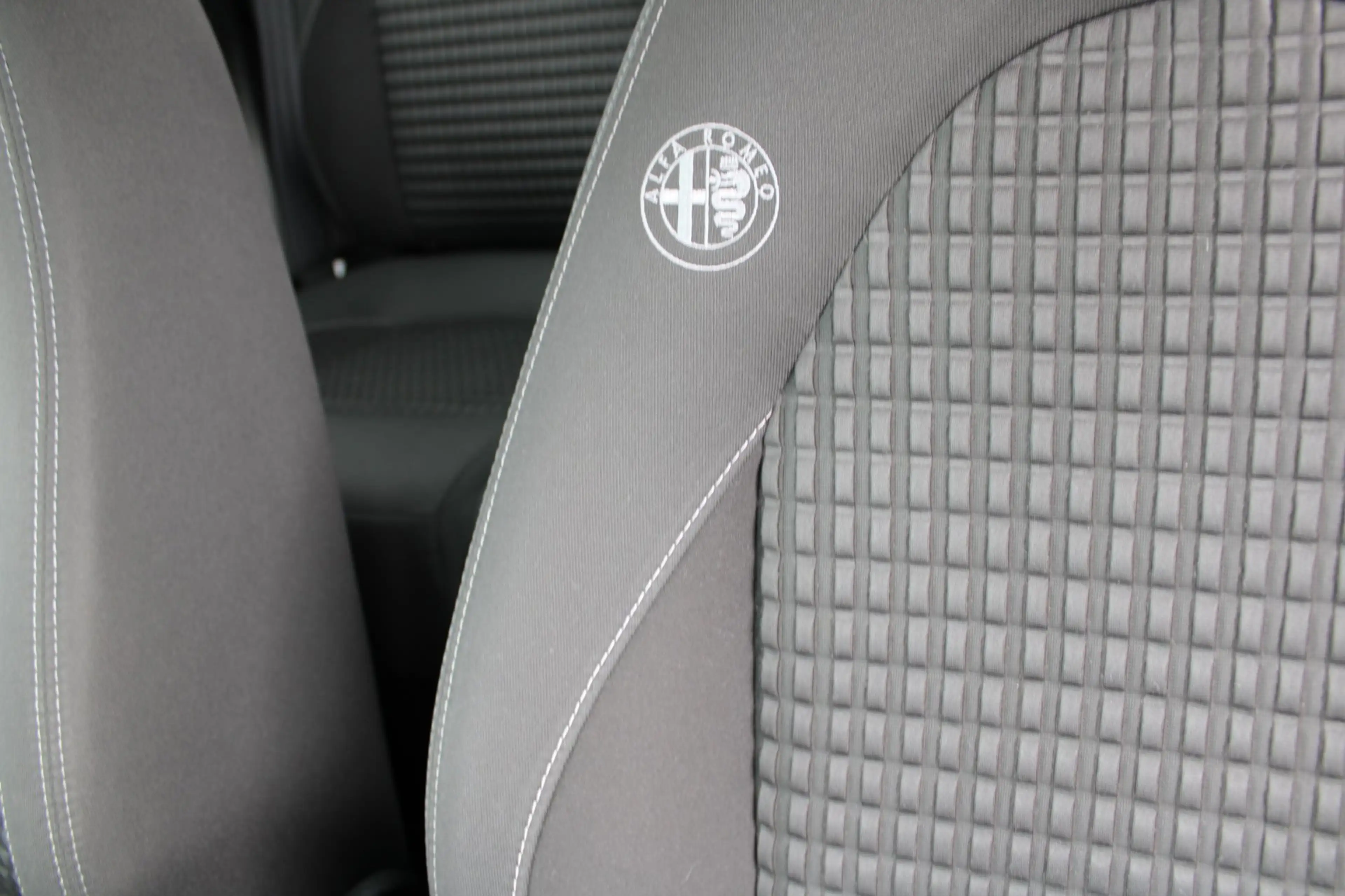 Alfa Romeo MiTo 1.4 T Distinctive Automaat — photo 11