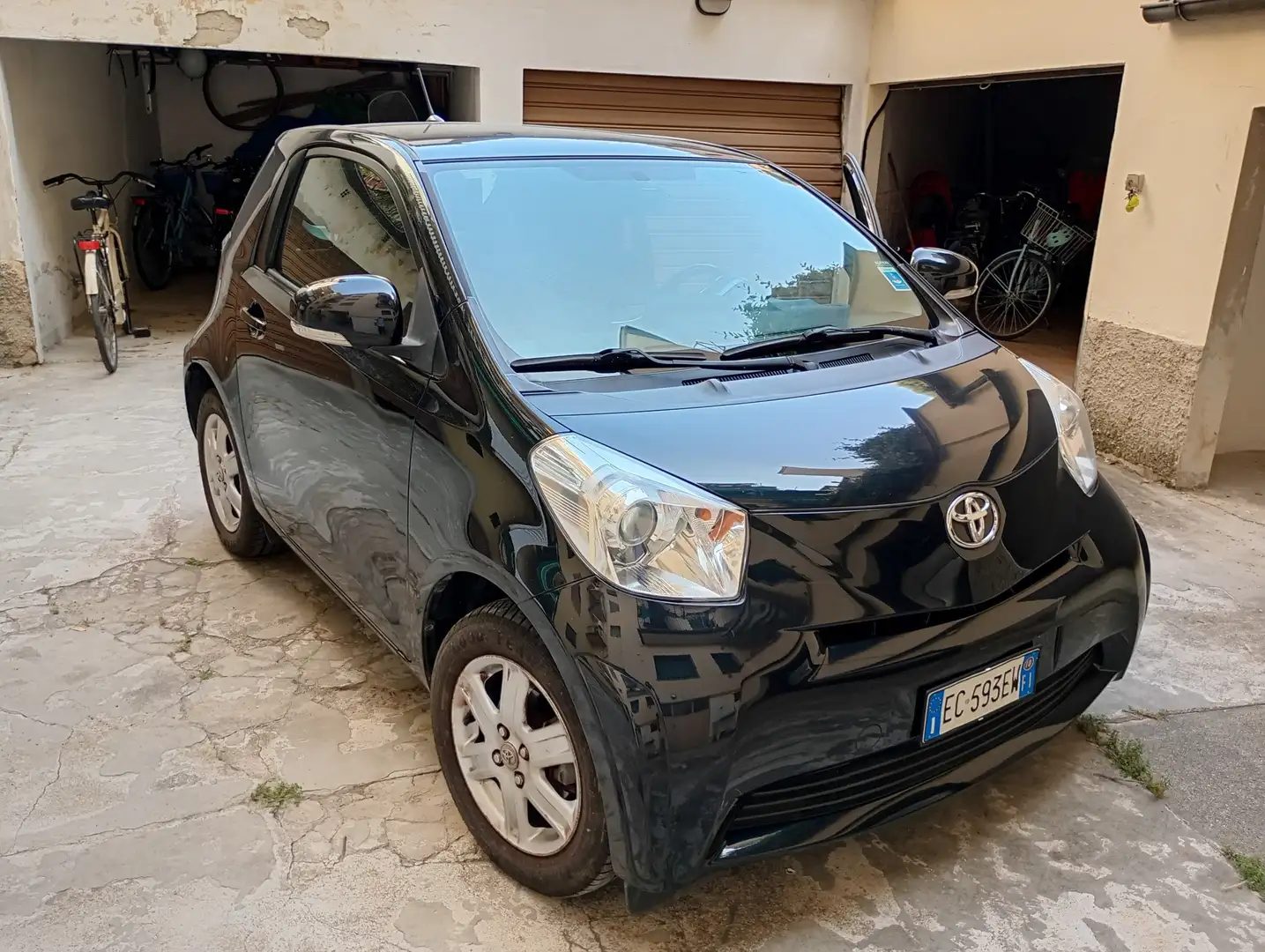 Toyota iQ 1.0 Sol cvt Nero - 1