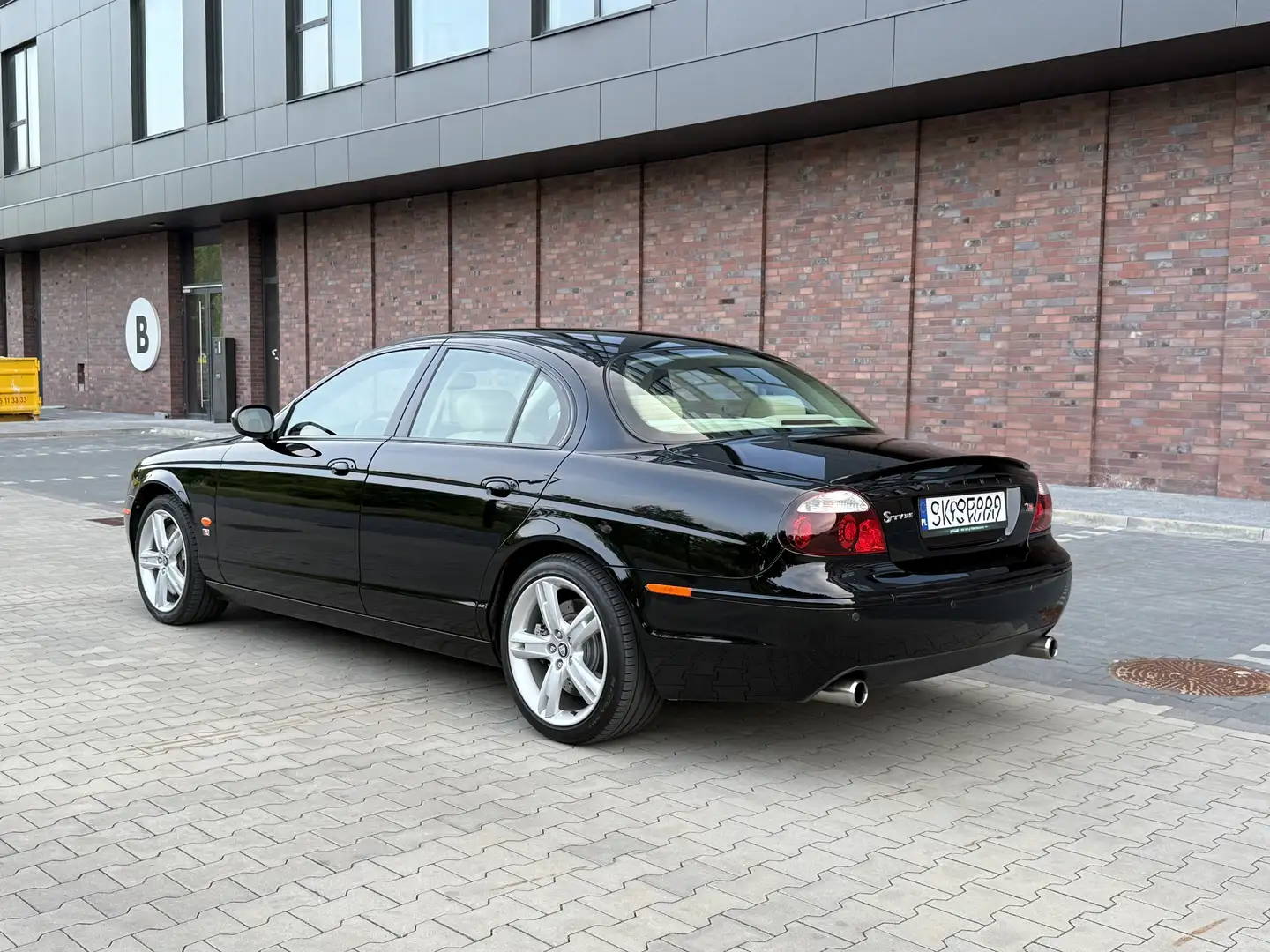 Jaguar S-Type R - 2
