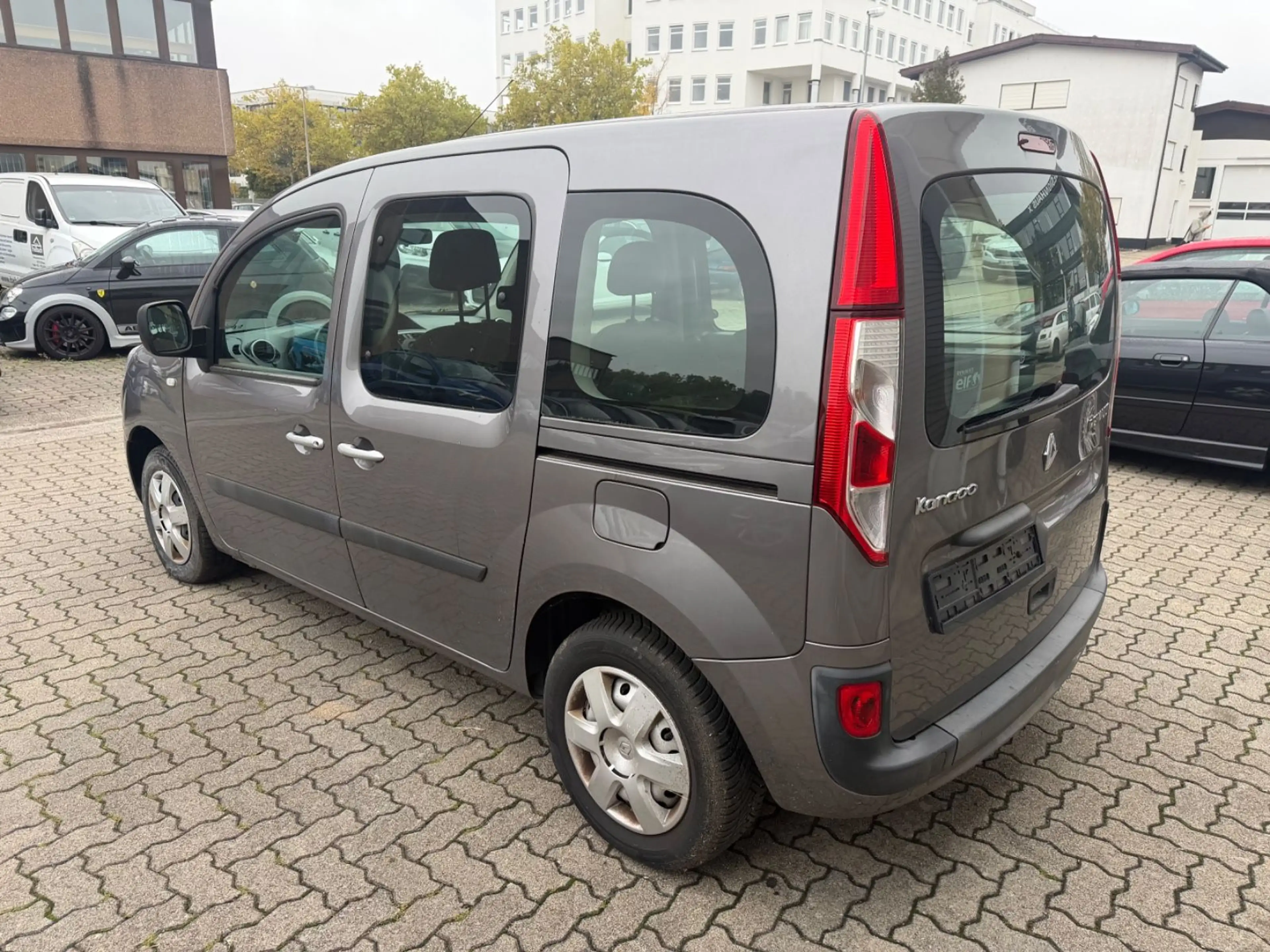 Renault Kangoo Happy Family — photo 5