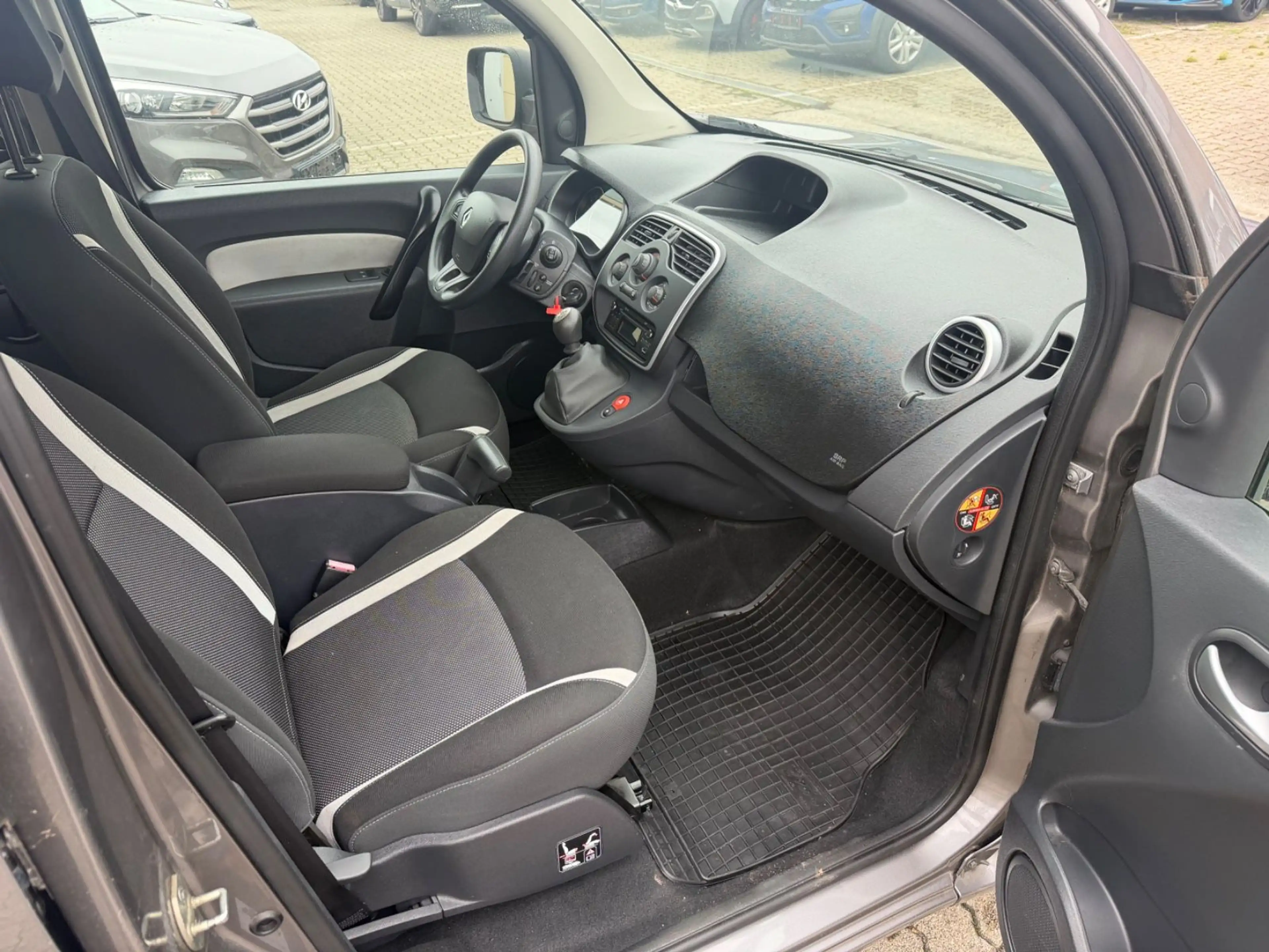Renault Kangoo Happy Family — photo 8