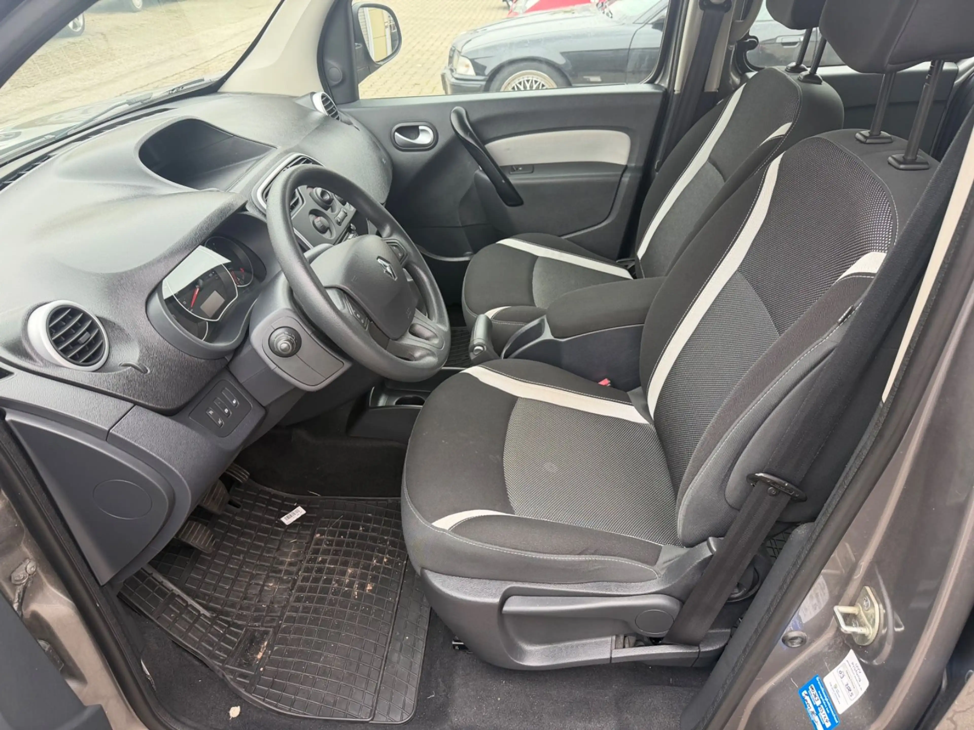 Renault Kangoo Happy Family — photo 7