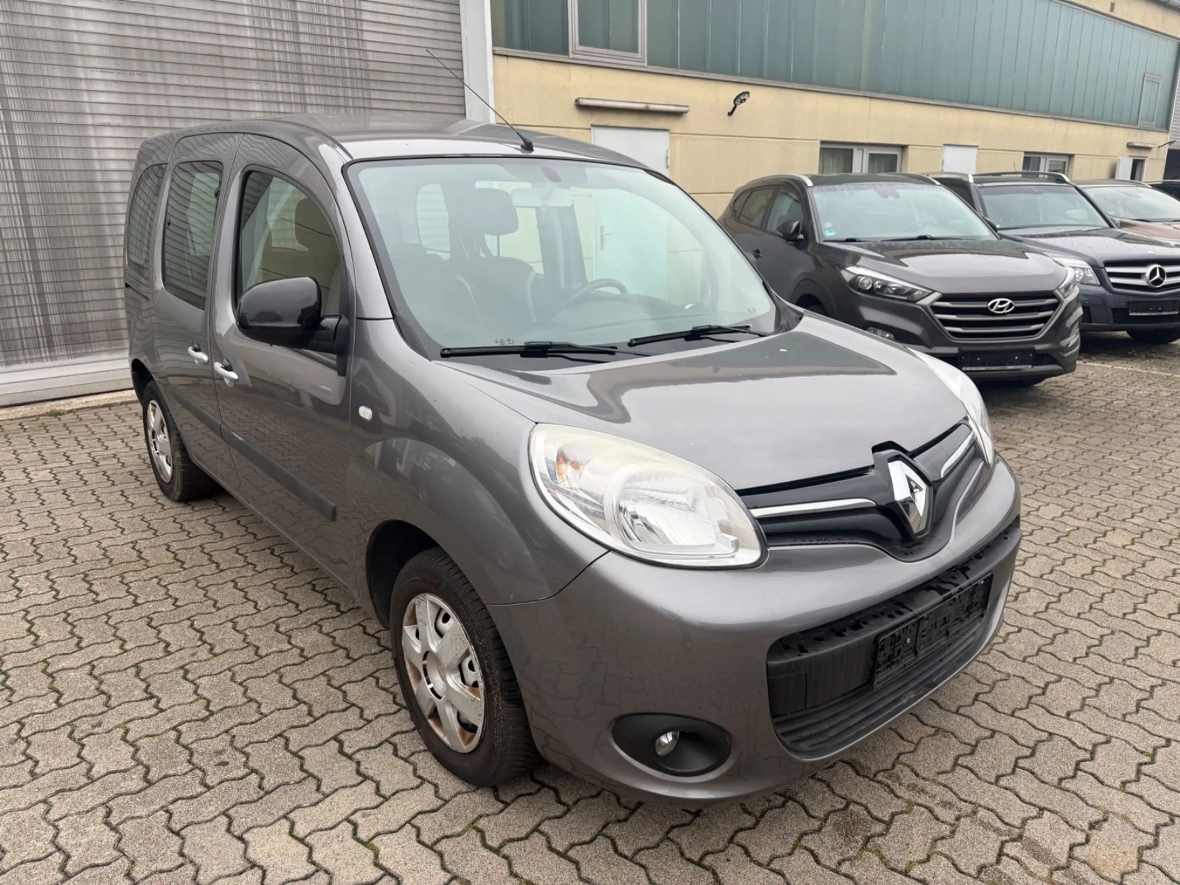 Renault Kangoo Happy Family — photo 2