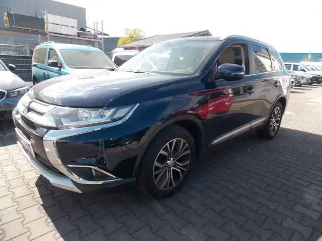 Mitsubishi Outlander Top 4WD Automatik/ 7-Sitzer