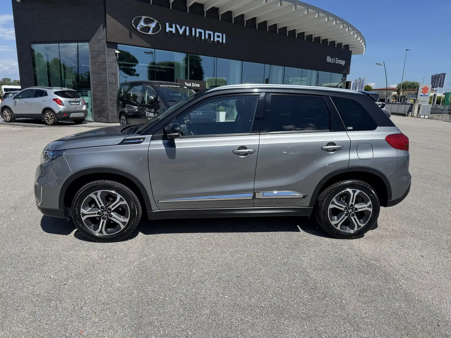 Suzuki Vitara Vitara 1.6 DDiS 4WD AllGrip V-Top Grijs - 2