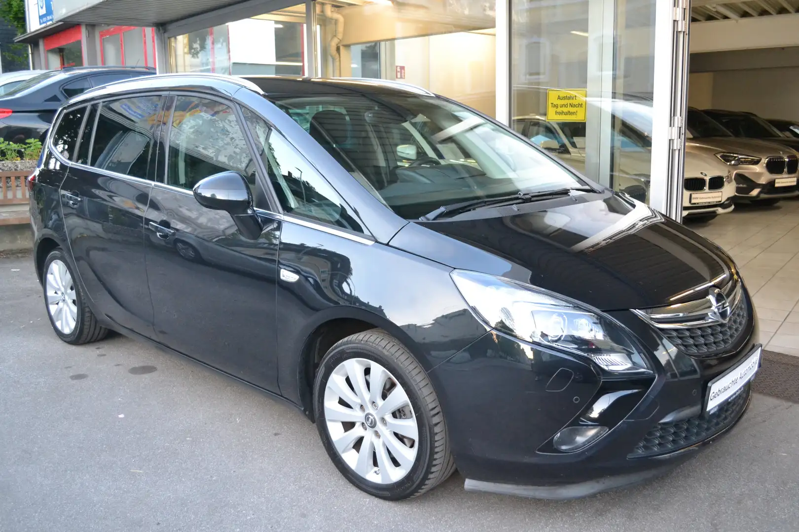 Opel Zafira Tourer 2.0 CDTI Innovation 7-Sitzer*XENON*NAVI*AHK*T-LEDE Schwarz - 2