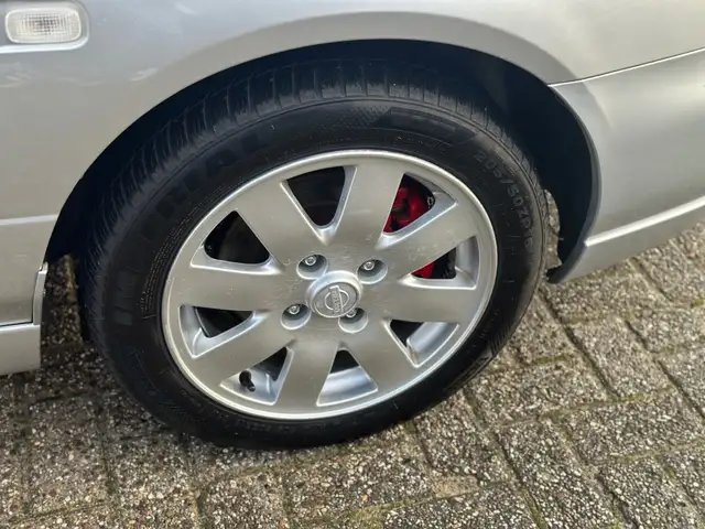 Nissan Primera view 5