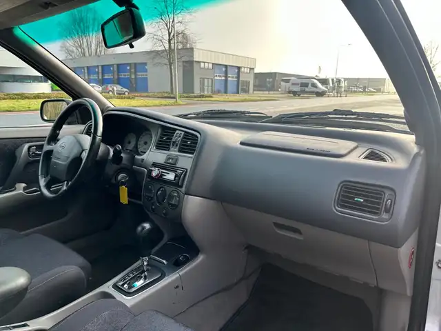 Nissan Primera view 14