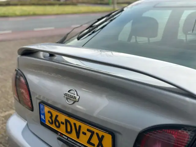 Nissan Primera view 8