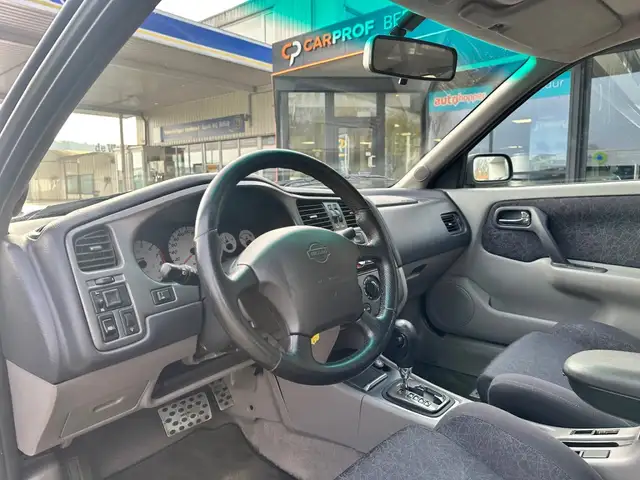 Nissan Primera view 12