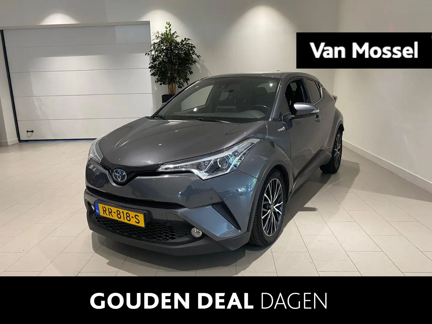 Toyota C-HR 1.8 Hybrid Executive 148 PK | Automaat | Navigatie Gris - 1