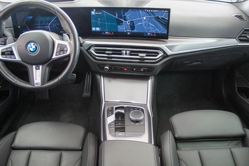 BMW 330 e xDrive M Sport Schiebedach Laser HUD 1.Hand — photo 4