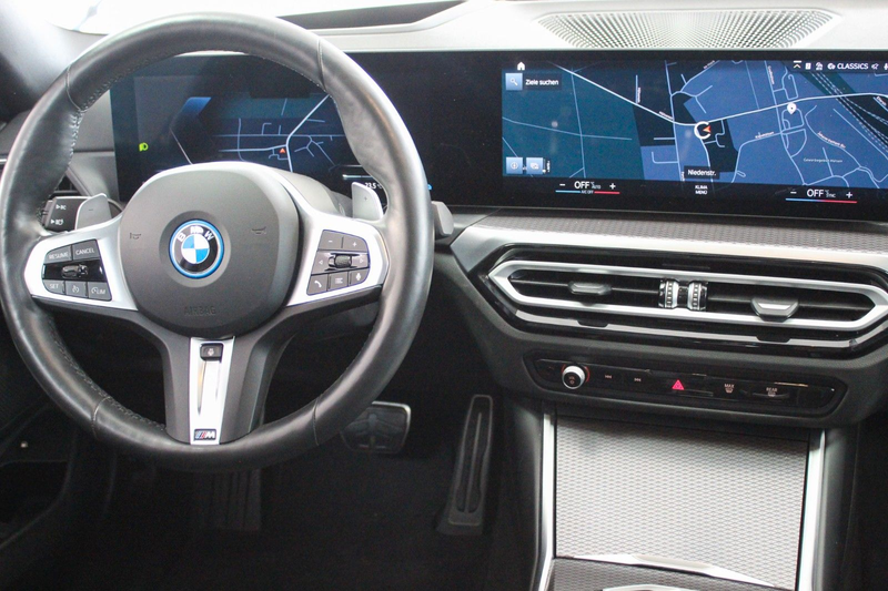 BMW 330 e xDrive M Sport Schiebedach Laser HUD 1.Hand — photo 11