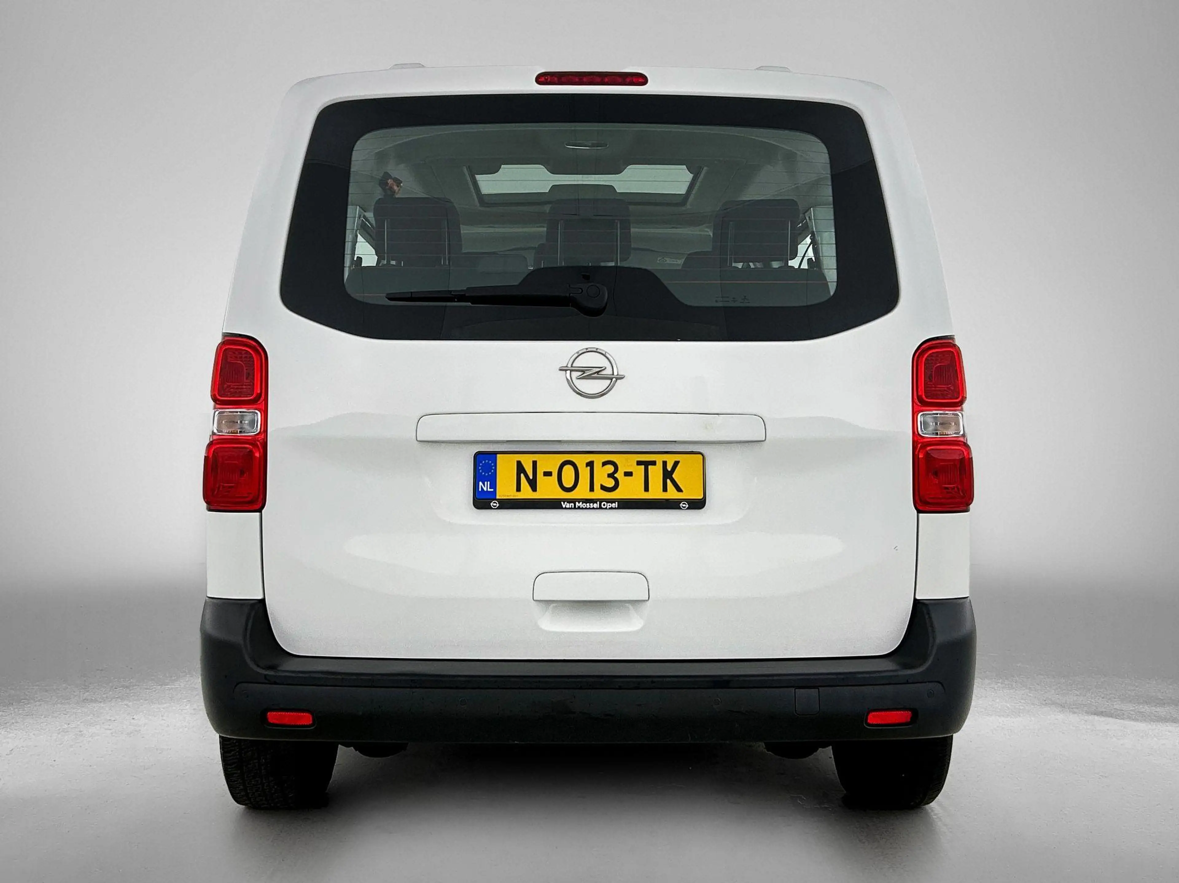 Opel Vivaro-e Combi L2H1 75 kWh — photo 3
