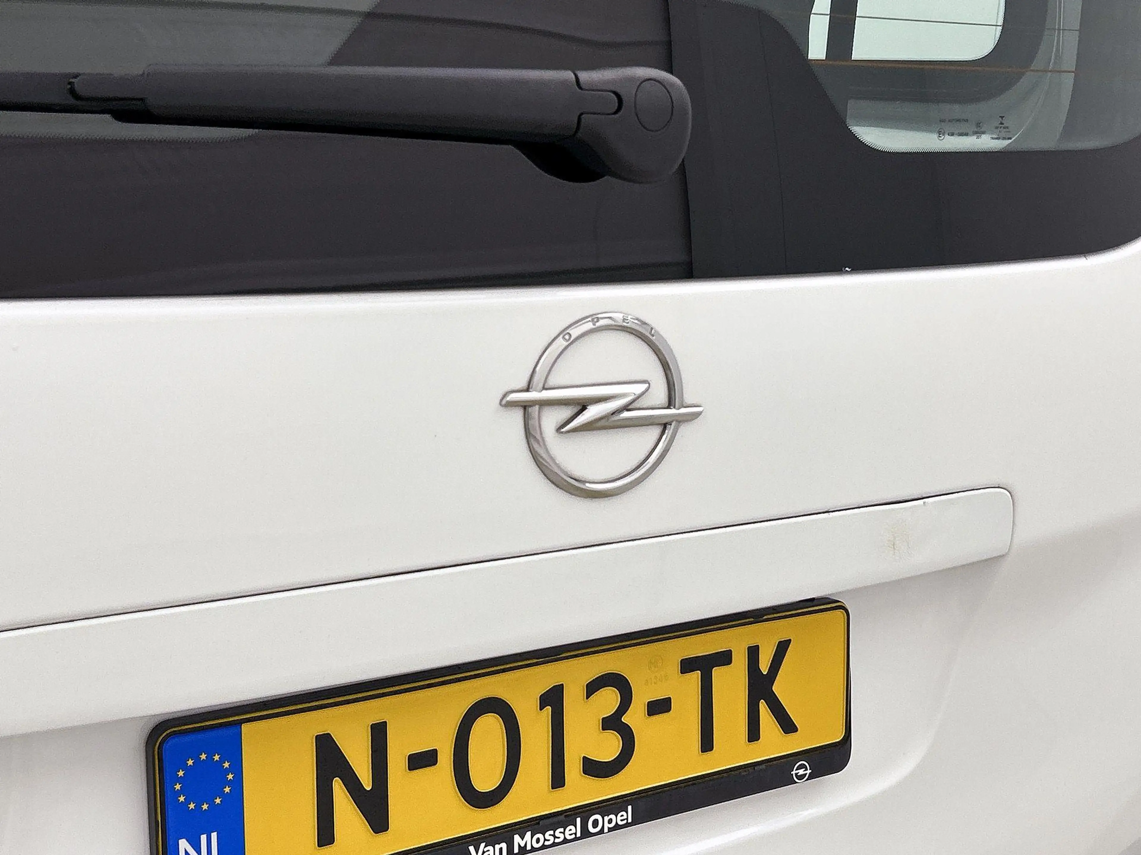 Opel Vivaro-e Combi L2H1 75 kWh — photo 15