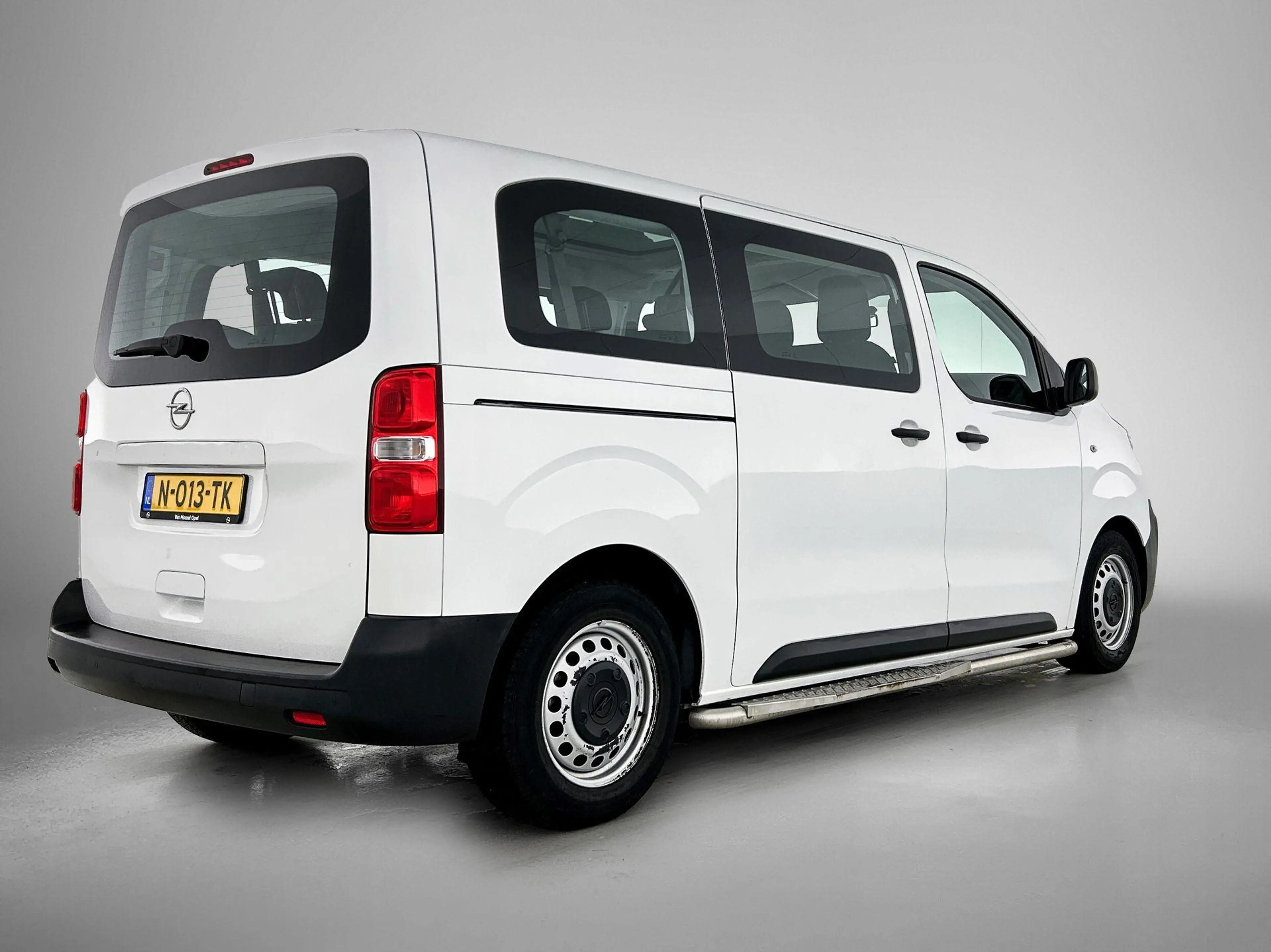 Opel Vivaro-e Combi L2H1 75 kWh — photo 4