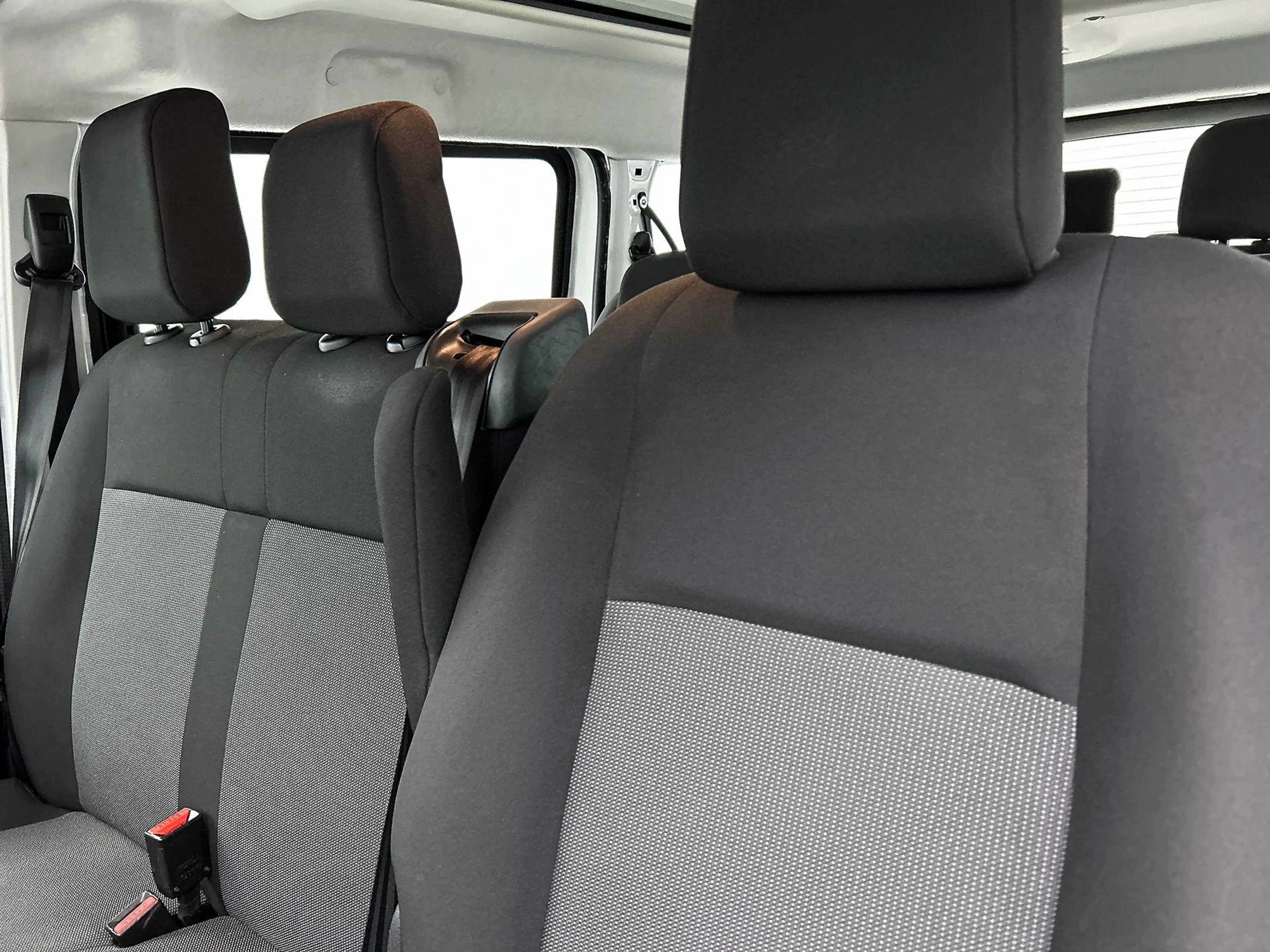 Opel Vivaro-e Combi L2H1 75 kWh — photo 13
