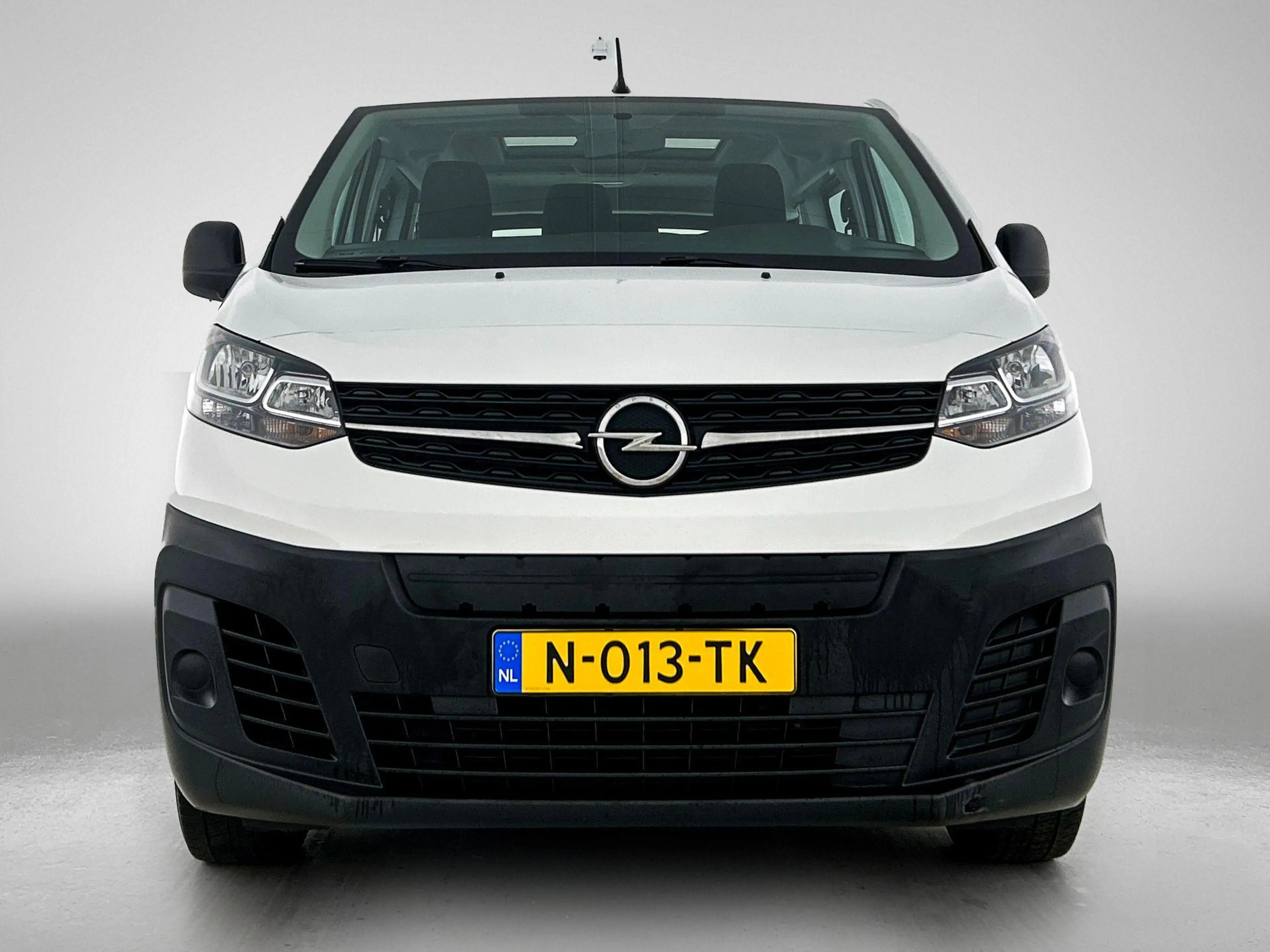 Opel Vivaro-e Combi L2H1 75 kWh — photo 5