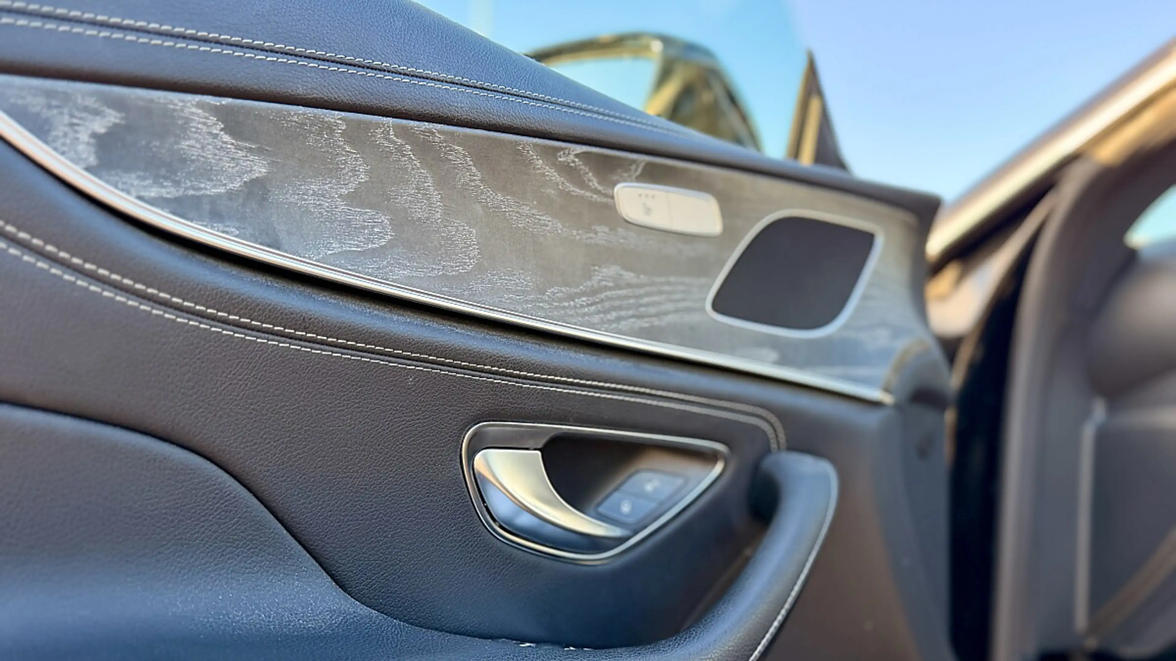 Mercedes-Benz CLS 400 d AMG Line 4Matic *8-Fach Bereifung inkl.* — photo 9
