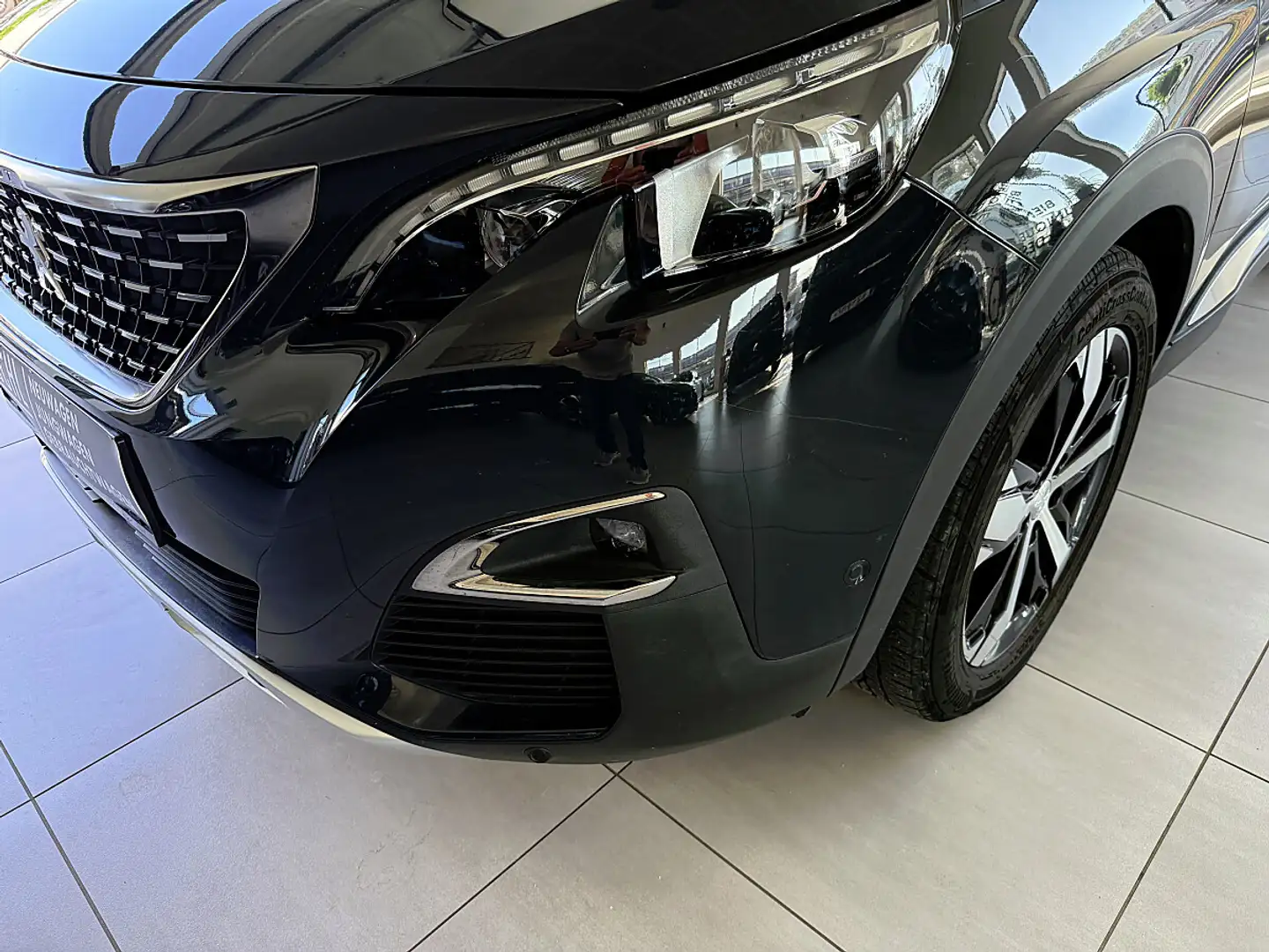 Peugeot 3008 1,2 PureTech 130 S&S EAT8 GT Line Grau - 2