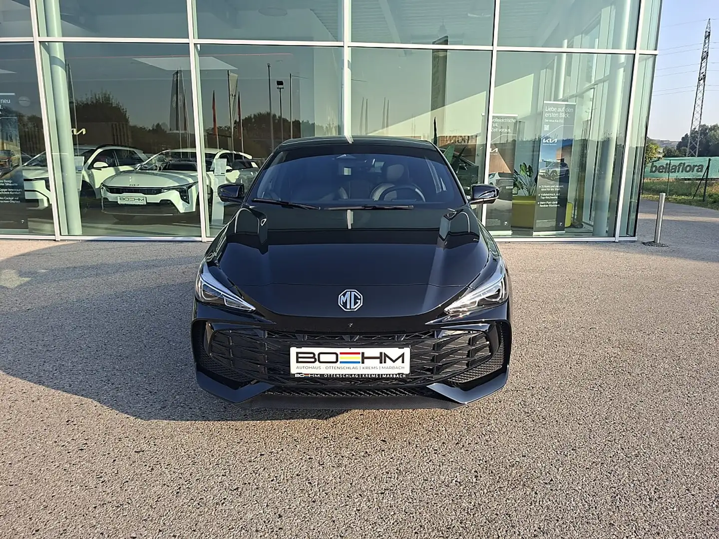 MG MG3 1,5 Hybrid+ Luxury Aut. Schwarz - 2