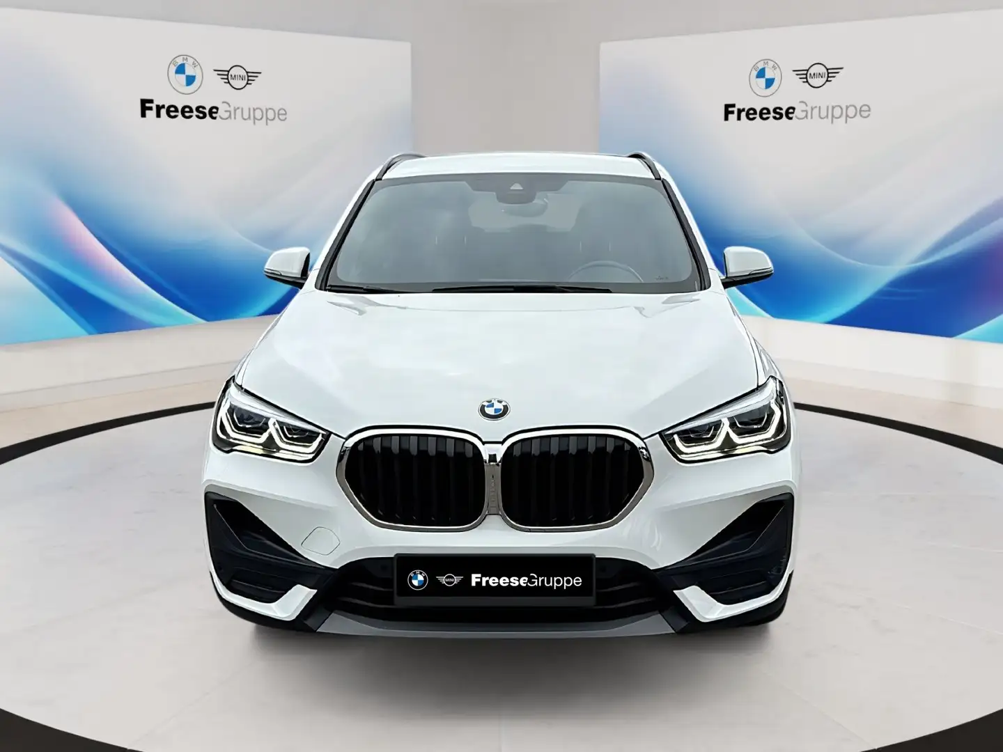 BMW X1 sDrive18i Advantage DAB LED Navi Tempomat Blanc - 2