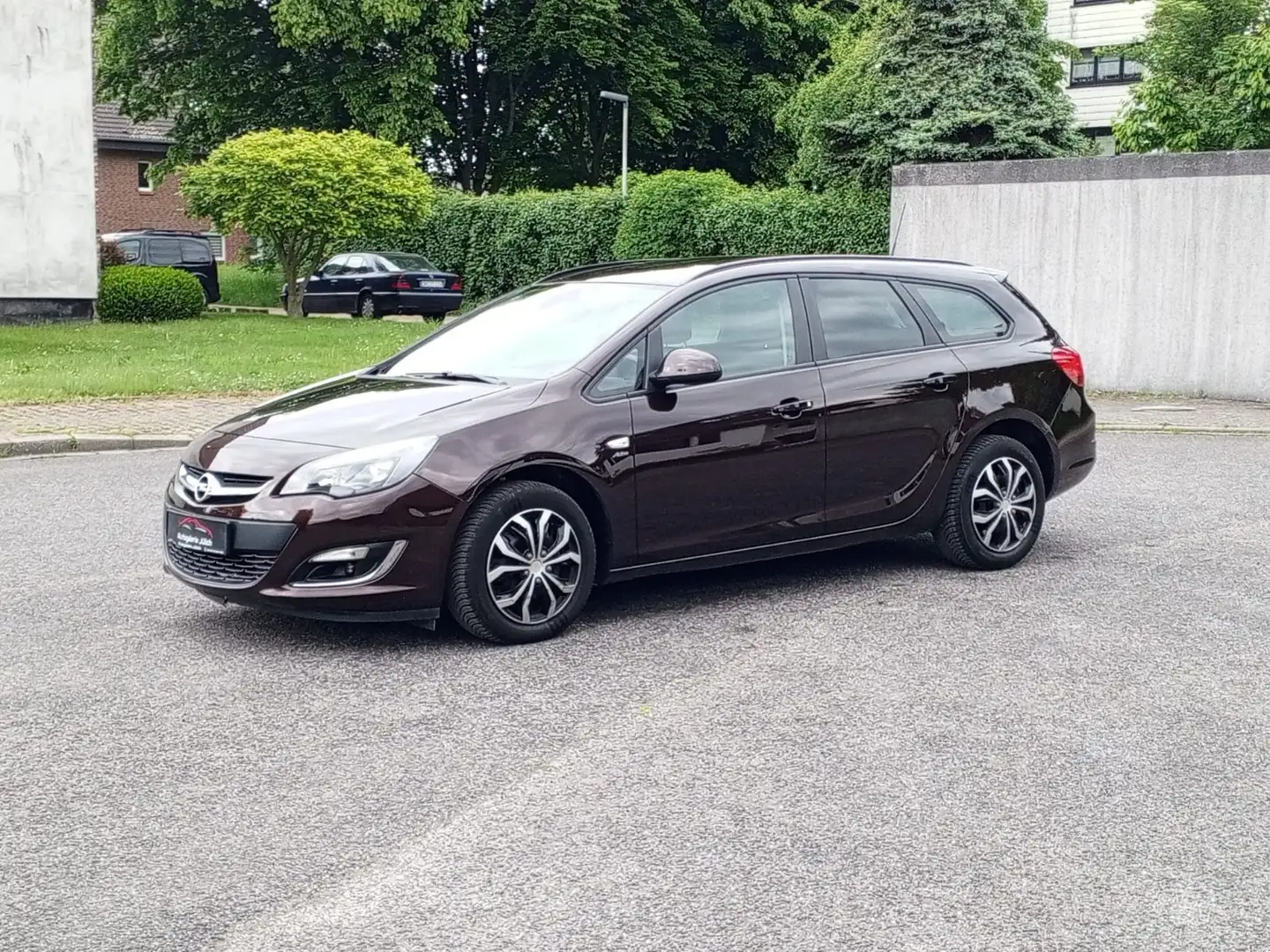 Opel Astra J Sports*Klimaautomatik*wenig km*Allwetter Braun - 1