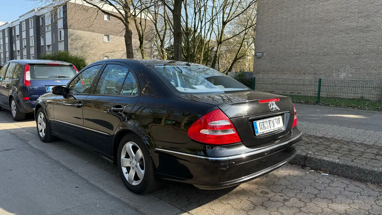 Mercedes-Benz E 320