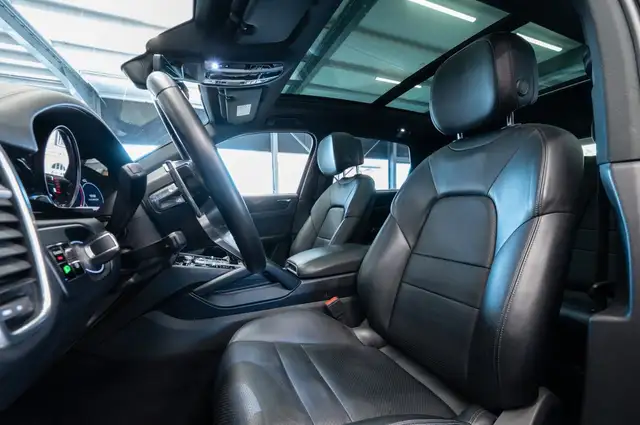 Porsche Cayenne view 14
