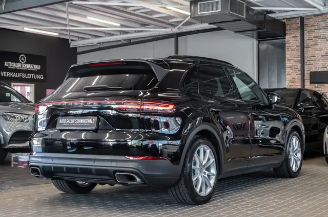 Porsche Cayenne view 7