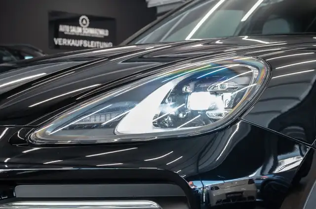 Porsche Cayenne view 4