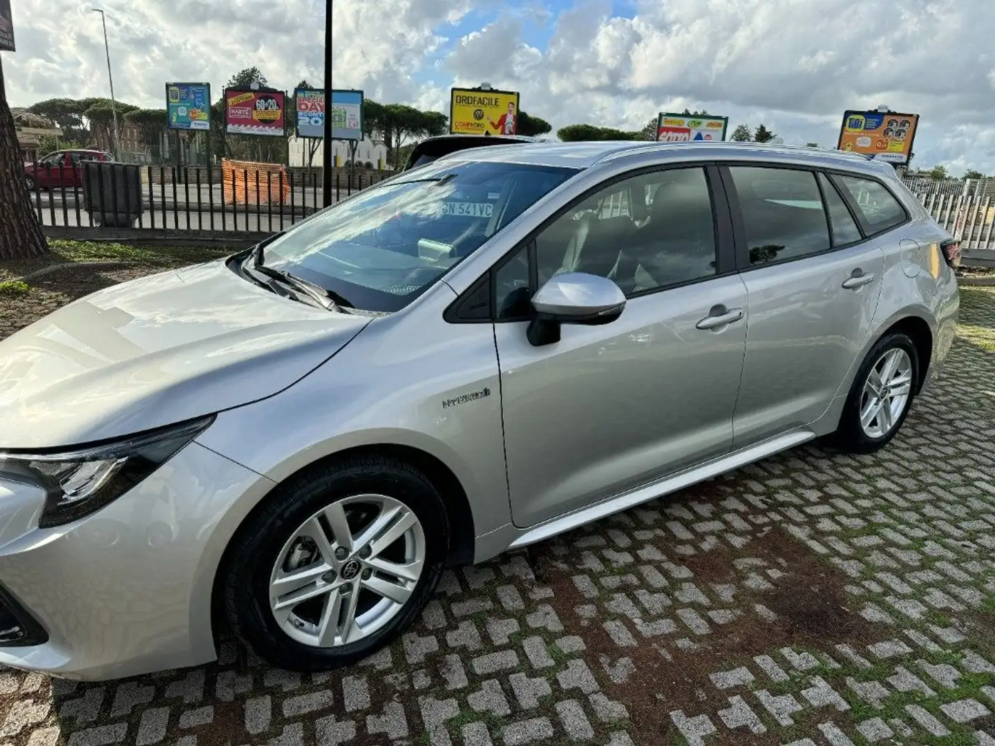 Toyota Corolla Touring Sports 1.8 Hybrid Business KM CERTIFICATI Plateado - 2
