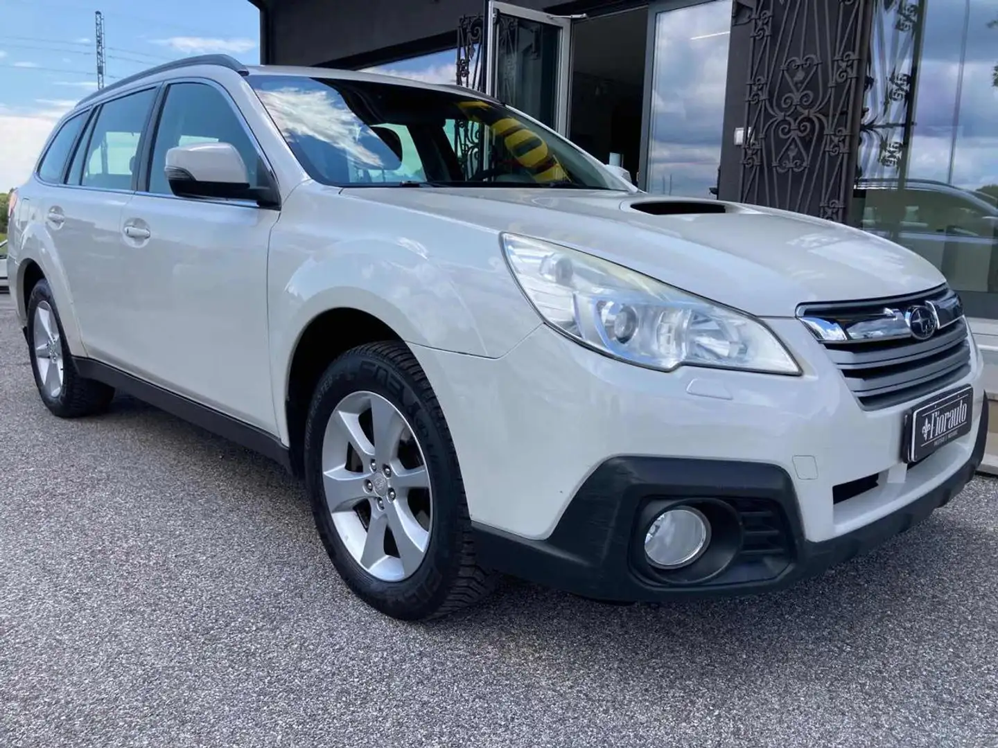 Subaru OUTBACK 2.0D CVT Exclusive Bianco - 2