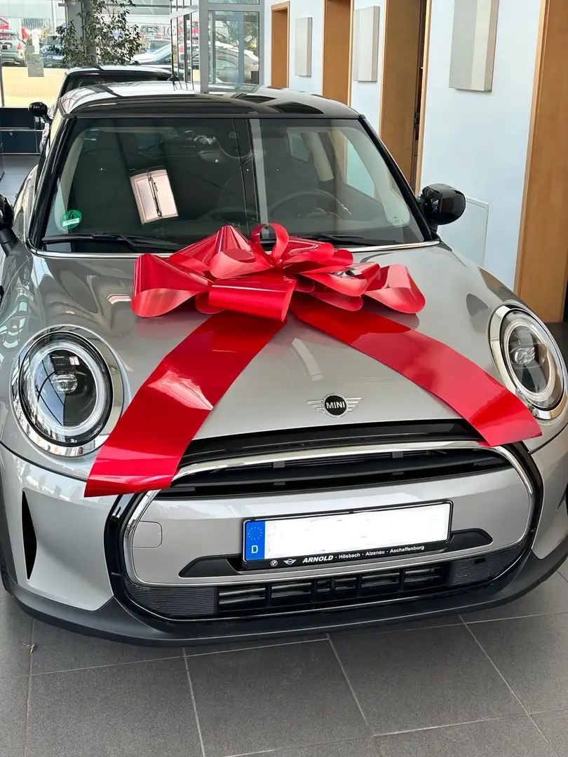 MINI Cooper Essential Trim - 1