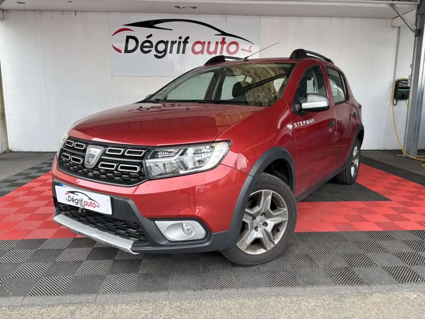 Dacia Sandero TCe 90 GPL Stepway Or - 1