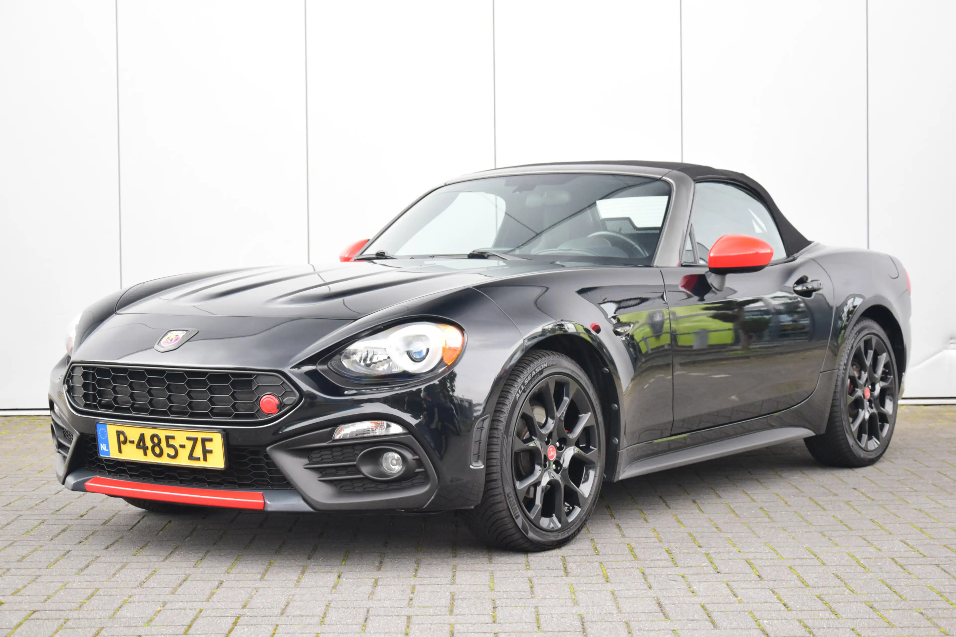 Fiat 124 Spider 1.4 MultiAir Turbo Abarth Pack/Premium Keyless Cam — photo 3