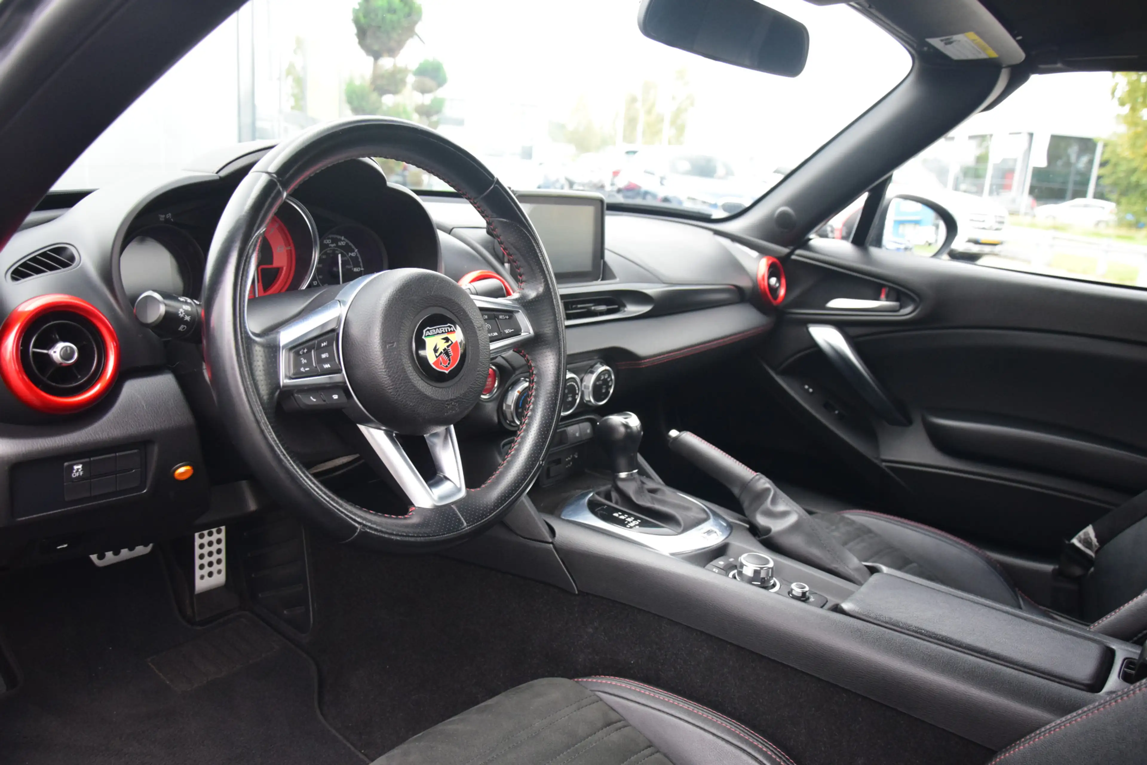 Fiat 124 Spider 1.4 MultiAir Turbo Abarth Pack/Premium Keyless Cam — photo 21
