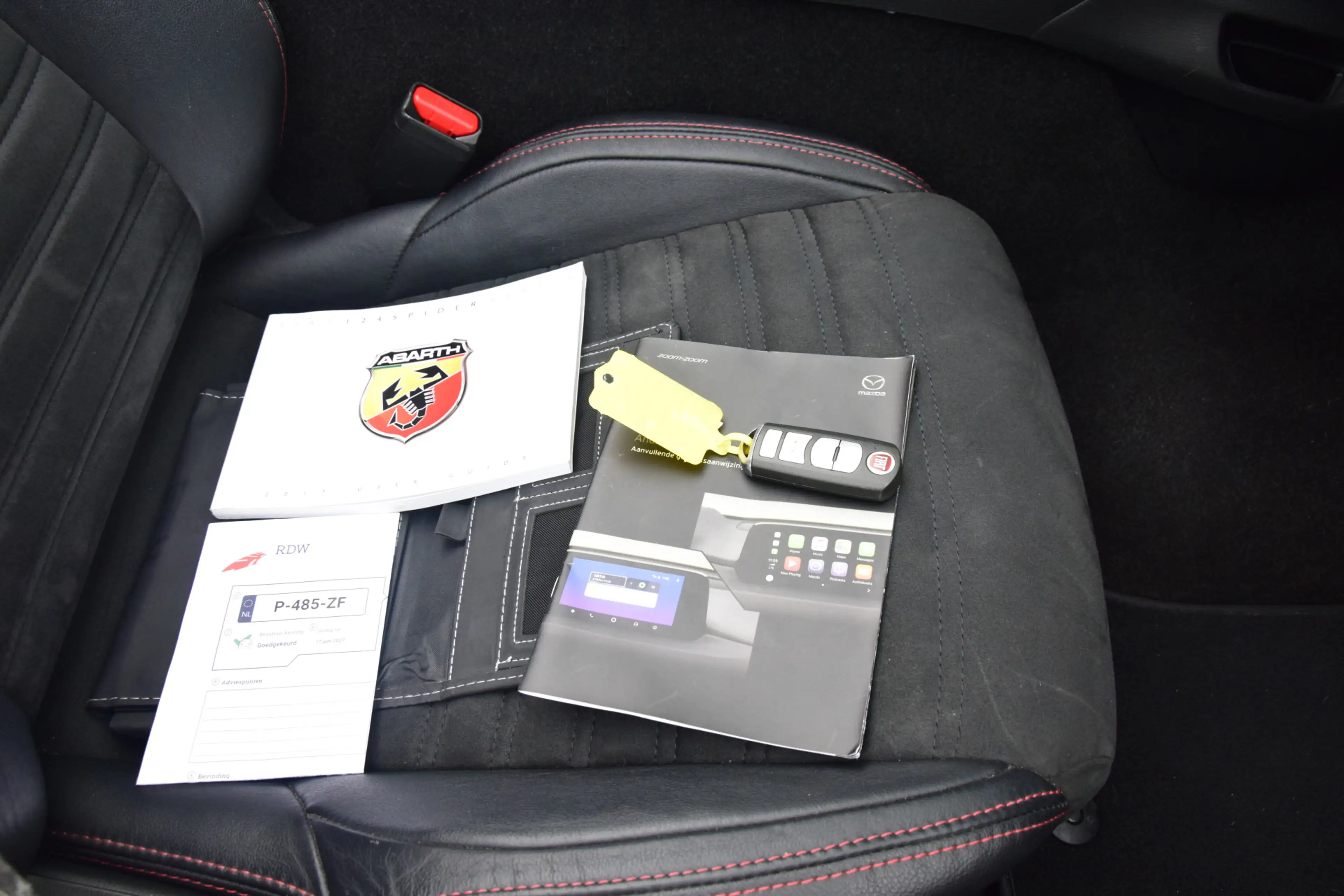 Fiat 124 Spider 1.4 MultiAir Turbo Abarth Pack/Premium Keyless Cam — photo 18